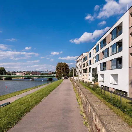 Elegancki Apartament Przy Wisle - Prywatny Parking - By Upstairs アパート